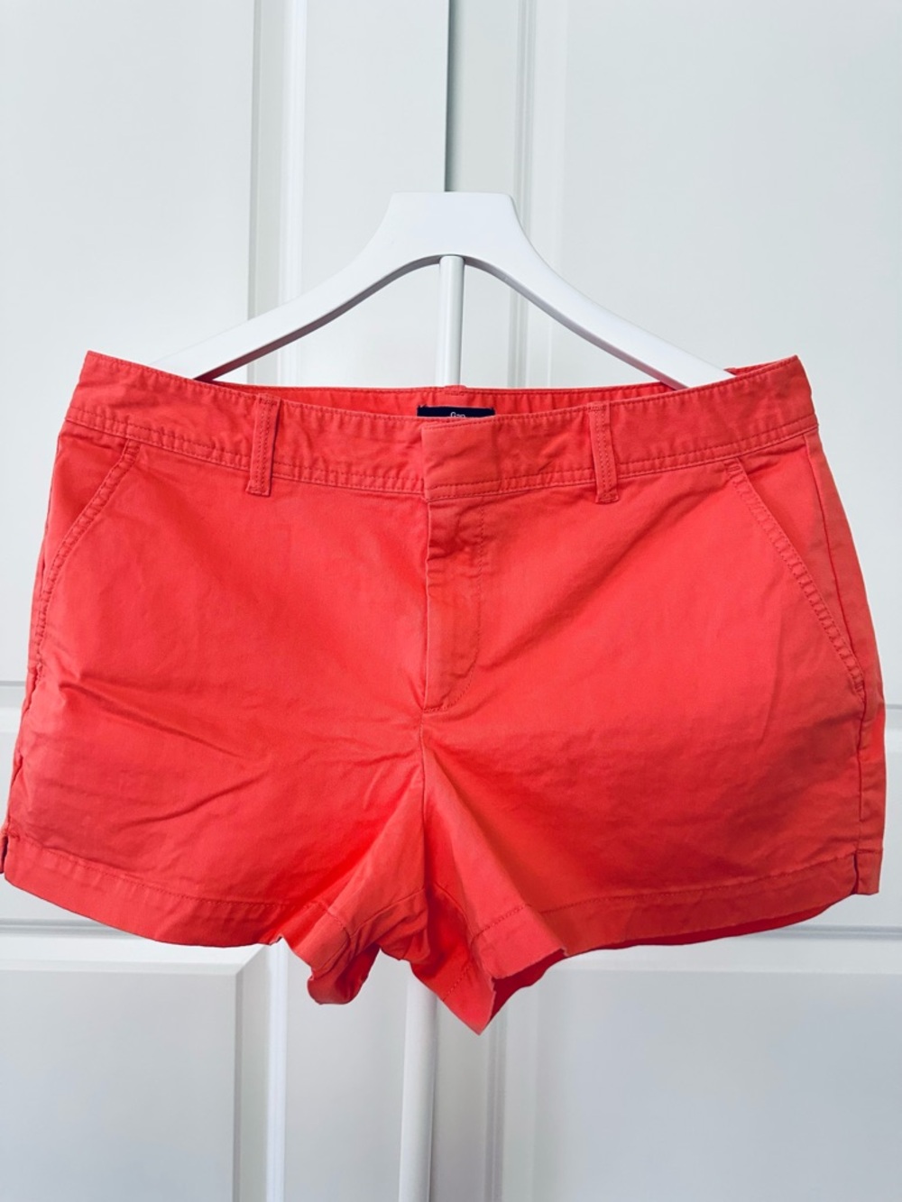 Women’s GAP Casual Shade of Salmon or Light Orange Shorts Size 12